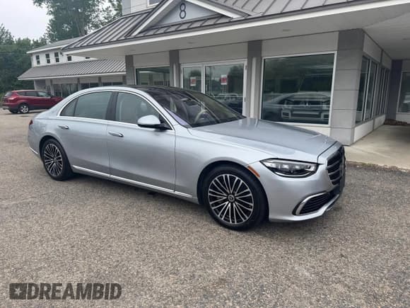 ✅ 2021 Mercedes-Benz S 580 • VIN: W1K6G7GB1MA032743 • Lot: 60937925. Wystawiony na Copart z przebiegiem 54 614 mil. Bezpłatny archiwum sprzedaży aukcyjnych z USA i szczegółowy raport historii pojazdu na DreamBid. Zdjęcie 1.