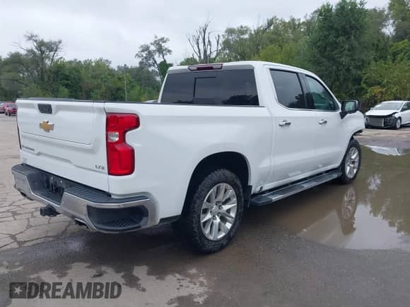 2022 Chevrolet Silverado 1500 LTZ z VIN 3GCUYGED2NG208849, wystawiony jako IAAI lot #43281095 z przebiegiem 71 268 mil mil oraz . Historia ofert i sprzedaży dostępna na DreamBid. Obrazek 4.