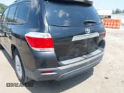 ✅ 2011 Toyota Highlander • VIN: 5TDZK3EH5BS037580 • Лот: 42915969. Опубликован ранее на IAAI с пробегом 239 192 миль. Бесплатный доступ к архиву аукционных продаж из США и подробный отчёт об истории автомобиля на DreamBid. Изображение 6.