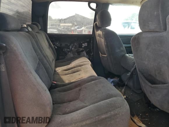 ✅ 2004 Chevrolet Silverado 1500 LS • VIN: 2GCEK13T941406722 • Lot: 59933435. Wystawiony na Copart z przebiegiem 328 796 mil. Bezpłatny archiwum sprzedaży aukcyjnych z USA i szczegółowy raport historii pojazdu na DreamBid. Zdjęcie 10.