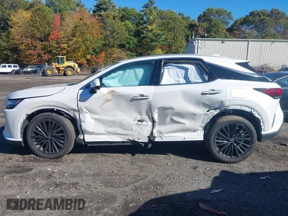 ✅ 2024 Lexus RX 350 • VIN: 2T2BAMCA1RC080683 • Лот: 43423348. Опубликован ранее на IAAI с пробегом 9 739 миль. Бесплатный доступ к архиву аукционных продаж из США и подробный отчёт об истории автомобиля на DreamBid. Изображение 14.