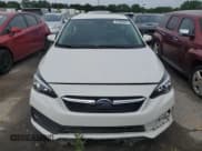 ✅ 2023 Subaru Impreza Premium • VIN: 4S3GKAV66P3600669 • Lot: 61809855. Wystawiony na Copart z przebiegiem Nie podano. Bezpłatny archiwum sprzedaży aukcyjnych z USA i szczegółowy raport historii pojazdu na DreamBid. Zdjęcie 5.