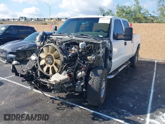 ✅ 2007 Chevrolet Silverado 2500HD LT1 • VIN: 1GCHK23D67F160348 • Lot: 43269127. Wystawiony na IAAI z przebiegiem 179 920 mil. Bezpłatny archiwum sprzedaży aukcyjnych z USA i szczegółowy raport historii pojazdu na DreamBid. Zdjęcie 2.