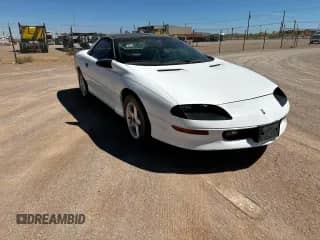 1997 Chevrolet Camaro z VIN 2G1FP22KXV2124842, wystawiony jako Copart lot #59028955 z przebiegiem 63 763 mil mil oraz Czysty tytuł • Clean title. Historia ofert i sprzedaży dostępna na DreamBid. Obrazek 1.
