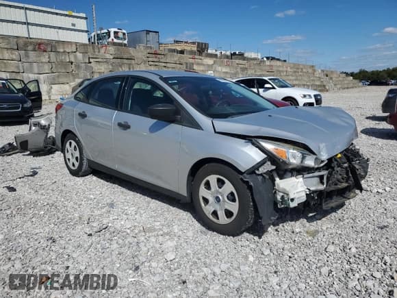 ✅ 2018 Ford Focus S • VIN: 1FADP3E26JL310278 • Lot: 86059275. Wystawiony na Copart z przebiegiem 9 427 mil. Bezpłatny archiwum sprzedaży aukcyjnych z USA i szczegółowy raport historii pojazdu na DreamBid. Zdjęcie 4.