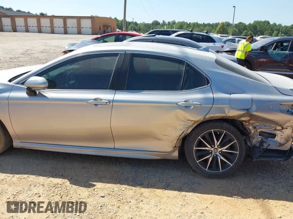 ✅ 2022 Toyota Camry SE • VIN: 4T1T11AK7NU644056 • Lot: 42818013. Listed on IAAI with 34,874 mi. Free auction sales archive from the USA and detailed vehicle history report at DreamBid. Image 14.