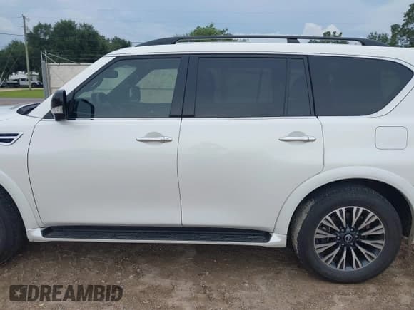 ✅ 2024 Nissan Armada SL • VIN: JN8AY2BA4R9415639 • Lot: 43104183. Wystawiony na IAAI z przebiegiem 36 480 mil. Bezpłatny archiwum sprzedaży aukcyjnych z USA i szczegółowy raport historii pojazdu na DreamBid. Zdjęcie 14.