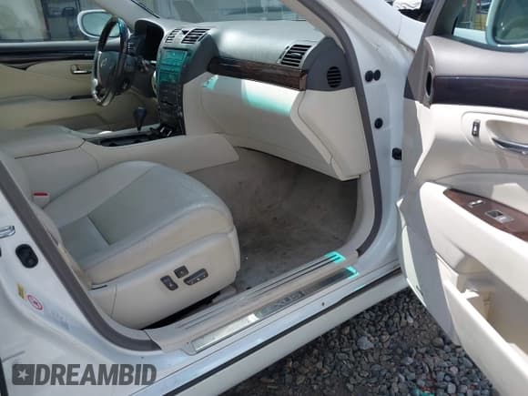 ✅ 2008 Lexus LS 460 • VIN: JTHBL46F185056710 • Lot: 42521396. Listed on IAAI with 186,974 mi. Free auction sales archive from the USA and detailed vehicle history report at DreamBid. Image 5.