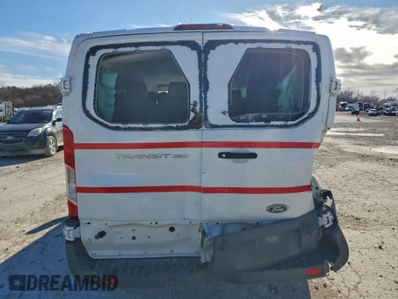 ✅ 2018 Ford Transit Passenger XL • VIN: 1FBZX2ZM2JKB36502 • Lot: 94441595. Wystawiony na Copart z przebiegiem 70 311 mil. Bezpłatny archiwum sprzedaży aukcyjnych z USA i szczegółowy raport historii pojazdu na DreamBid. Zdjęcie 6.