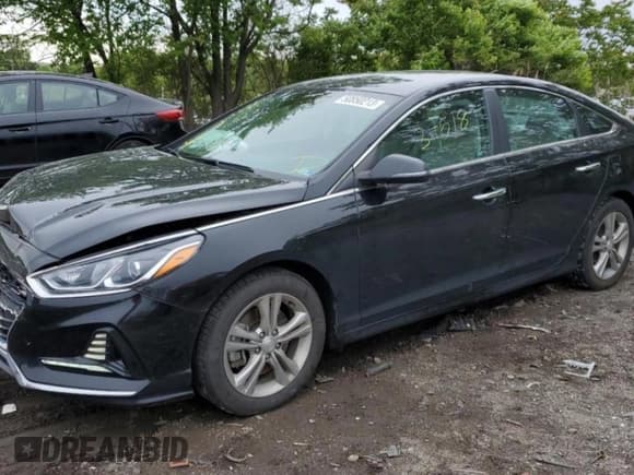 ✅ 2018 Hyundai Sonata Limited • VIN: 5NPE34AF2JH661671 • Lot: 50850213. Listed on Copart with 37,518 mi. Free auction sales archive from the USA and detailed vehicle history report at DreamBid. Image 1.