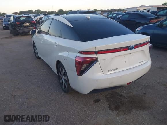 ✅ 2019 Toyota Mirai • VIN: JTDBVRBD1KA006112 • Lot: 42570134. Wystawiony na IAAI z przebiegiem 49 247 mil. Bezpłatny archiwum sprzedaży aukcyjnych z USA i szczegółowy raport historii pojazdu na DreamBid. Zdjęcie 3.