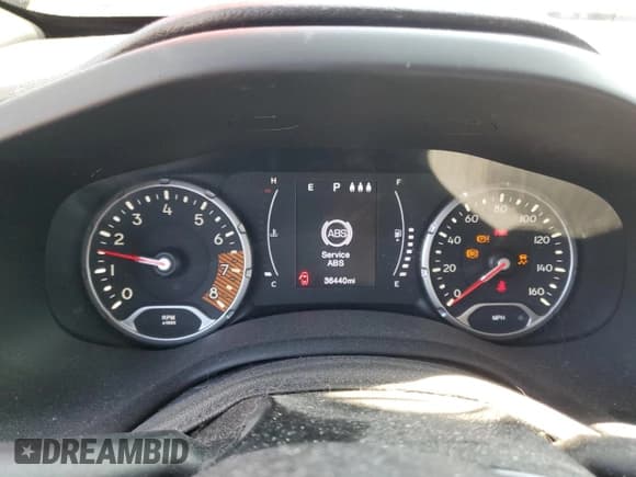 ✅ 2019 Jeep Renegade Sport • VIN: ZACNJAAB7KPK51360 • Lot: 71796865. Wystawiony na Copart z przebiegiem 36 440 mil. Bezpłatny archiwum sprzedaży aukcyjnych z USA i szczegółowy raport historii pojazdu na DreamBid. Zdjęcie 9.