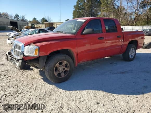 2006 Dodge Dakota ST z VIN 1D7HE28K56S533471, wystawiony jako Copart lot #83462934 z przebiegiem 114 097 mil mil oraz Szkoda całkowita • Salvage title. Historia ofert i sprzedaży dostępna na DreamBid. Obrazek 1.
