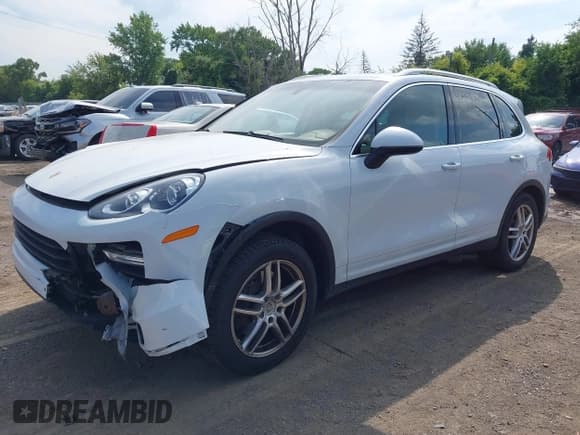 ✅ 2016 Porsche Cayenne • VIN: WP1AA2A22GKA14976 • Лот: 42948517. Опубликован ранее на IAAI с пробегом 119 776 миль. Бесплатный доступ к архиву аукционных продаж из США и подробный отчёт об истории автомобиля на DreamBid. Изображение 17.