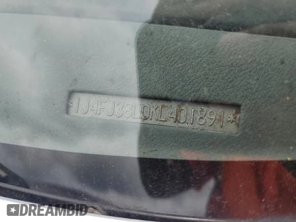 ✅ 1989 Jeep Cherokee • VIN: 1J4FJ38L0KL401891 • Lot: 70126035. Listed on Copart with 143,969 mi. Free auction sales archive from the USA and detailed vehicle history report at DreamBid. Image 12.