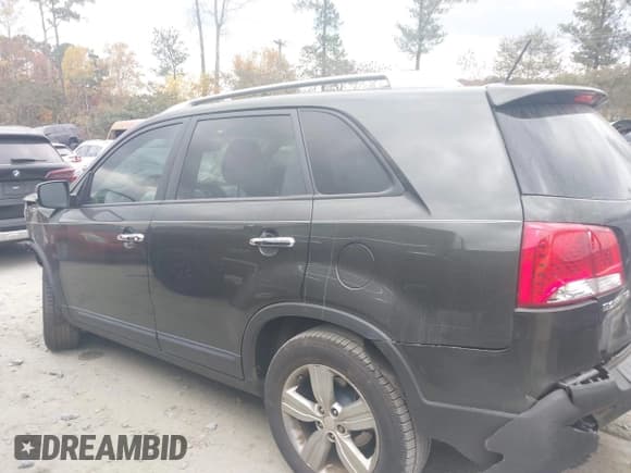 ✅ 2013 Kia Sorento EX • VIN: 5XYKU4A60DG328154 • Lot: 43637898. Listed on IAAI with 80,954 mi. Free auction sales archive from the USA and detailed vehicle history report at DreamBid. Image 14.