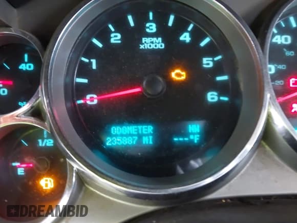 ✅ 2010 Chevrolet Silverado 2500HD LT • VIN: 1GC5KXBG5AZ255288 • Лот: 43744653. Опубликован ранее на IAAI с пробегом 235 887 миль. Бесплатный доступ к архиву аукционных продаж из США и подробный отчёт об истории автомобиля на DreamBid. Изображение 7.