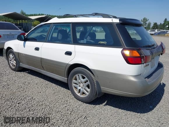 ✅ 2000 Subaru Legacy Outback • VIN: 4S3BH665XY7634443 • Lot: 42744115. Listed on IAAI with 228,211 mi. Free auction sales archive from the USA and detailed vehicle history report at DreamBid. Image 3.