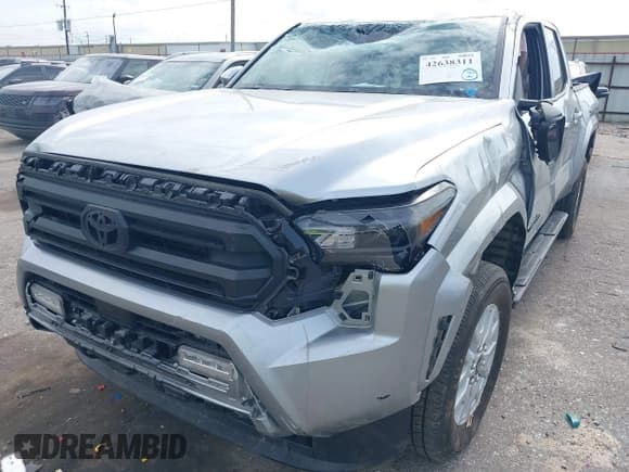 ✅ 2024 Toyota Tacoma SR5 • VIN: 3TMKB5FN1RM006709 • Lot: 42638311. Listed on IAAI with 13,488 mi. Free auction sales archive from the USA and detailed vehicle history report at DreamBid. Image 17.