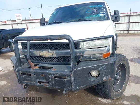 ✅ 2001 Chevrolet Silverado 2500HD LS • VIN: 1GCHK23U51F199522 • Lot: 41552550. Wystawiony na IAAI z przebiegiem 291 272 mil. Bezpłatny archiwum sprzedaży aukcyjnych z USA i szczegółowy raport historii pojazdu na DreamBid. Zdjęcie 6.