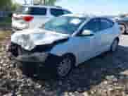 2019 Hyundai Elantra SE z VIN 5NPD74LF9KH425730, wystawiony jako IAAI lot #43339424 z przebiegiem 173 123 mil mil oraz . Historia ofert i sprzedaży dostępna na DreamBid. Obrazek 2.