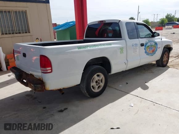 ✅ 1998 Dodge Dakota SLT • VIN: 1B7GL22X2WS684896 • Лот: 43909286. Опубликован ранее на IAAI с пробегом 193 726 миль. Бесплатный доступ к архиву аукционных продаж из США и подробный отчёт об истории автомобиля на DreamBid. Изображение 4.