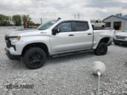 ✅ 2022 Chevrolet Silverado 1500 LT Trail Boss • VIN: 3GCUDFED8NG596000 • Lot: 71113755. Wystawiony na Copart z przebiegiem 14 037 mil. Bezpłatny archiwum sprzedaży aukcyjnych z USA i szczegółowy raport historii pojazdu na DreamBid. Zdjęcie 1.