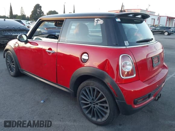 ✅ 2011 MINI Hardtop S • VIN: WMWSV3C58BTY15760 • Lot: 43807450. Listed on IAAI with 133,383 mi. Free auction sales archive from the USA and detailed vehicle history report at DreamBid. Image 3.