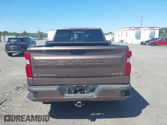 ✅ 2019 Chevrolet Silverado 1500 RST • VIN: 3GCUYEED0KG250193 • Lot: 43152543. Wystawiony na IAAI z przebiegiem 77 720 mil. Bezpłatny archiwum sprzedaży aukcyjnych z USA i szczegółowy raport historii pojazdu na DreamBid. Zdjęcie 15.