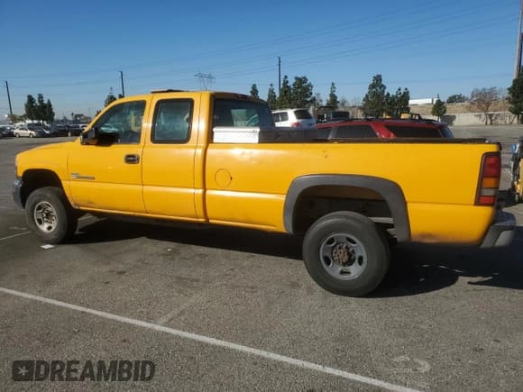 ✅ 2007 GMC Sierra 1500 • VIN: 1GTHC29D97E170284 • Лот: 46912175. Опубликован ранее на Copart с пробегом 328 374 миль. Бесплатный доступ к архиву аукционных продаж из США и подробный отчёт об истории автомобиля на DreamBid. Изображение 2.