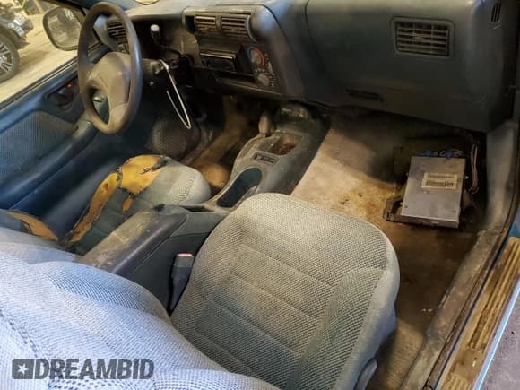 ✅ 1994 Chevrolet S-10 • VIN: 1GCCT14WXR8201833 • Lot: 80542975. Listed on Copart with 228,936 mi. Free auction sales archive from the USA and detailed vehicle history report at DreamBid. Image 8.