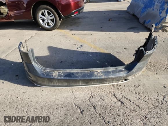 ✅ 2017 Volkswagen Golf S • VIN: 3VWH17AU2HM516750 • Лот: 93112945. Опубликован ранее на Copart с пробегом 110 388 миль. Бесплатный доступ к архиву аукционных продаж из США и подробный отчёт об истории автомобиля на DreamBid. Изображение 13.