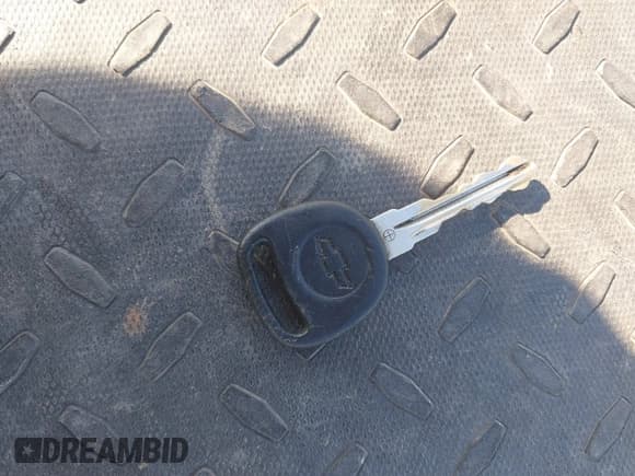 ✅ 2009 Chevrolet Suburban LS • VIN: 1GNFC16019R213344 • Lot: 41660083. Listed on IAAI with 337,734 mi. Free auction sales archive from the USA and detailed vehicle history report at DreamBid. Image 11.