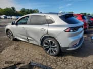 ✅ 2024 VinFast VF 8 Plus • VIN: RLLV1AFA8RH008957 • Lot: 71593175. Wystawiony na Copart z przebiegiem 5 529 mil. Bezpłatny archiwum sprzedaży aukcyjnych z USA i szczegółowy raport historii pojazdu na DreamBid. Zdjęcie 2.