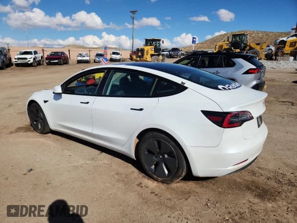 ✅ 2021 Tesla Model 3 Long Range • VIN: 5YJ3E1EB9MF924863 • Lot: 86542895. Wystawiony na Copart z przebiegiem 85 702 mil. Bezpłatny archiwum sprzedaży aukcyjnych z USA i szczegółowy raport historii pojazdu na DreamBid. Zdjęcie 2.