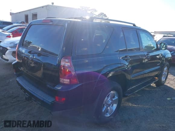 ✅ 2005 Toyota 4Runner Limited • VIN: JTEZU17R958034254 • Lot: 41211156. Listed on IAAI with 184,803 mi. Free auction sales archive from the USA and detailed vehicle history report at DreamBid. Image 4.