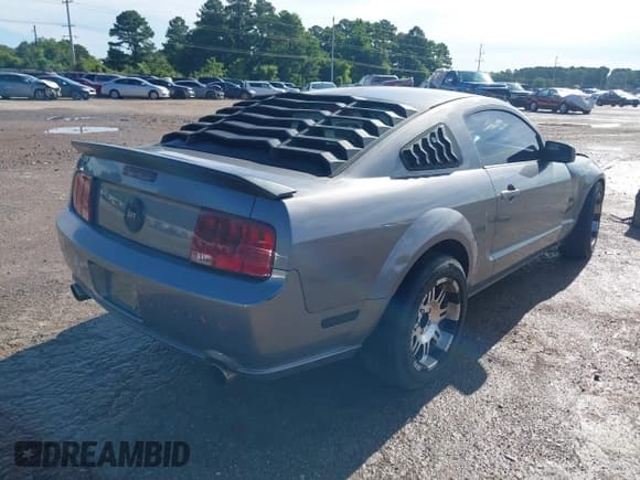 ✅ 2006 Ford Mustang GT Deluxe • VIN: 1ZVHT82HX65120389 • Lot: 42444034. Listed on IAAI with 183,468 mi. Free auction sales archive from the USA and detailed vehicle history report at DreamBid. Image 4.
