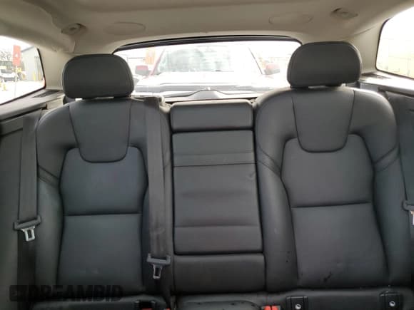 ✅ 2019 Volvo XC60 Momentum • VIN: YV4A22RK5K1318589 • Lot: 92468495. Listed on Copart with 91,712 mi. Free auction sales archive from the USA and detailed vehicle history report at DreamBid. Image 10.