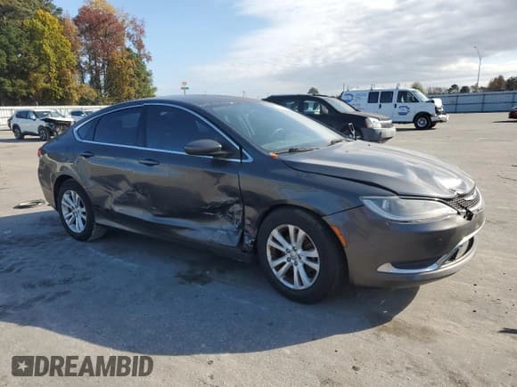 ✅ 2015 Chrysler 200 Limited • VIN: 1C3CCCAB6FN693811 • Lot: 91445565. Wystawiony na Copart z przebiegiem 172 566 mil. Bezpłatny archiwum sprzedaży aukcyjnych z USA i szczegółowy raport historii pojazdu na DreamBid. Zdjęcie 4.