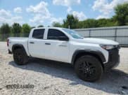 ✅ 2024 Chevrolet Colorado 4WD Trail Boss • VIN: 1GCPTEEK1R1307598 • Лот: 69098645. Опубликован ранее на Copart с пробегом 7 010 миль. Бесплатный доступ к архиву аукционных продаж из США и подробный отчёт об истории автомобиля на DreamBid. Изображение 4.