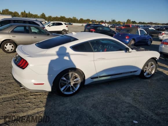✅ 2020 Ford Mustang EcoBoost • VIN: 1FA6P8TH1L5186845 • Lot: 82209565. Listed on Copart with 53,978 mi. Free auction sales archive from the USA and detailed vehicle history report at DreamBid. Image 3.