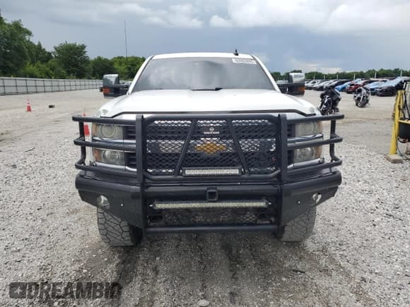 ✅ 2015 Chevrolet Silverado 2500HD LTZ • VIN: 1GC1KWE84FF587907 • Lot: 63983895. Listed on Copart with 264,543 mi. Free auction sales archive from the USA and detailed vehicle history report at DreamBid. Image 5.