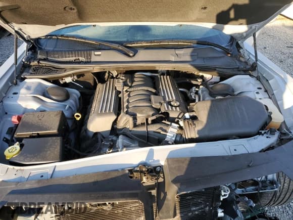 ✅ 2022 Dodge Challenger R/T Scat Pack Widebody • VIN: 2C3CDZFJ1NH137056 • Lot: 43576184. Wystawiony na Copart z przebiegiem 13 027 mil. Bezpłatny archiwum sprzedaży aukcyjnych z USA i szczegółowy raport historii pojazdu na DreamBid. Zdjęcie 12.