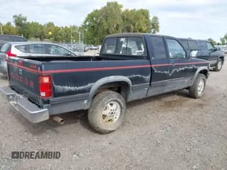 ✅ 1994 Dodge Dakota • VIN: 1B7GG23X9RS562415 • Lot: 43365648. Wystawiony na IAAI z przebiegiem 157 671 mil. Bezpłatny archiwum sprzedaży aukcyjnych z USA i szczegółowy raport historii pojazdu na DreamBid. Zdjęcie 4.