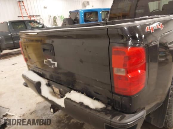✅ 2015 Chevrolet Silverado 1500 Work Truck • VIN: 3GCUKPEC8FG461491 • Lot: 41535692. Listed on IAAI with 230,850 mi. Free auction sales archive from the USA and detailed vehicle history report at DreamBid. Image 16.