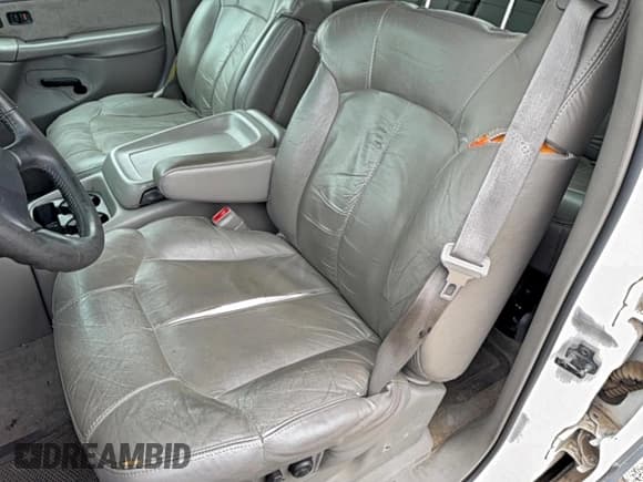 ✅ 2001 Chevrolet Silverado 2500HD LT • VIN: 1GCHC23171F166265 • Лот: 94521765. Опубликован ранее на Copart с пробегом 120 733 миль. Бесплатный доступ к архиву аукционных продаж из США и подробный отчёт об истории автомобиля на DreamBid. Изображение 15.