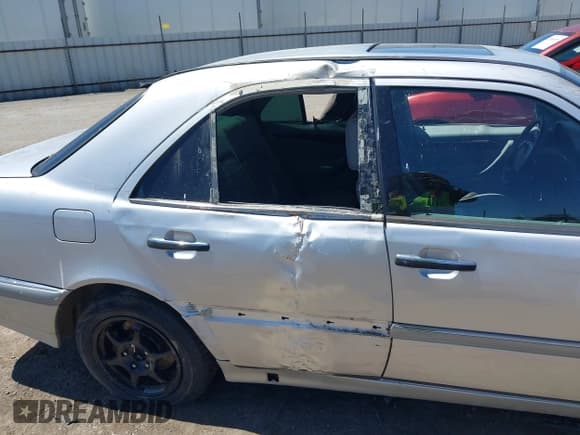 ✅ 1999 Mercedes-Benz C 230/260/280/320 • VIN: WDBHA29G2XA704389 • Lot: 42899909. Listed on IAAI with 225,873 mi. Free auction sales archive from the USA and detailed vehicle history report at DreamBid. Image 15.