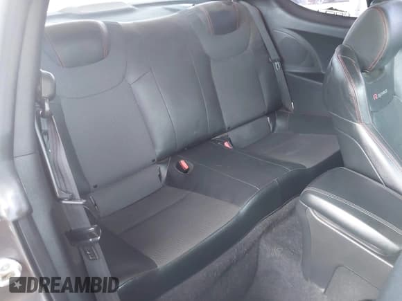 ✅ 2015 Hyundai Genesis Coupe Ultimate • VIN: KMHHU6KJ1FU130608 • Lot: 42746964. Wystawiony na IAAI z przebiegiem 82 311 mil. Bezpłatny archiwum sprzedaży aukcyjnych z USA i szczegółowy raport historii pojazdu na DreamBid. Zdjęcie 8.