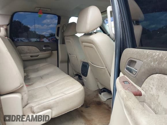 ✅ 2009 Chevrolet Silverado 1500 • VIN: 3GCEC33219G144192 • Lot: 42211158. Listed on IAAI with 256,290 mi. Free auction sales archive from the USA and detailed vehicle history report at DreamBid. Image 8.