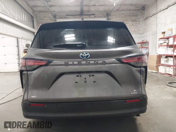 ✅ 2021 Toyota Sienna XLE • VIN: 5TDYSKFC2MS004130 • Lot: 43408630. Listed on IAAI with 135,512 mi. Free auction sales archive from the USA and detailed vehicle history report at DreamBid. Image 16.
